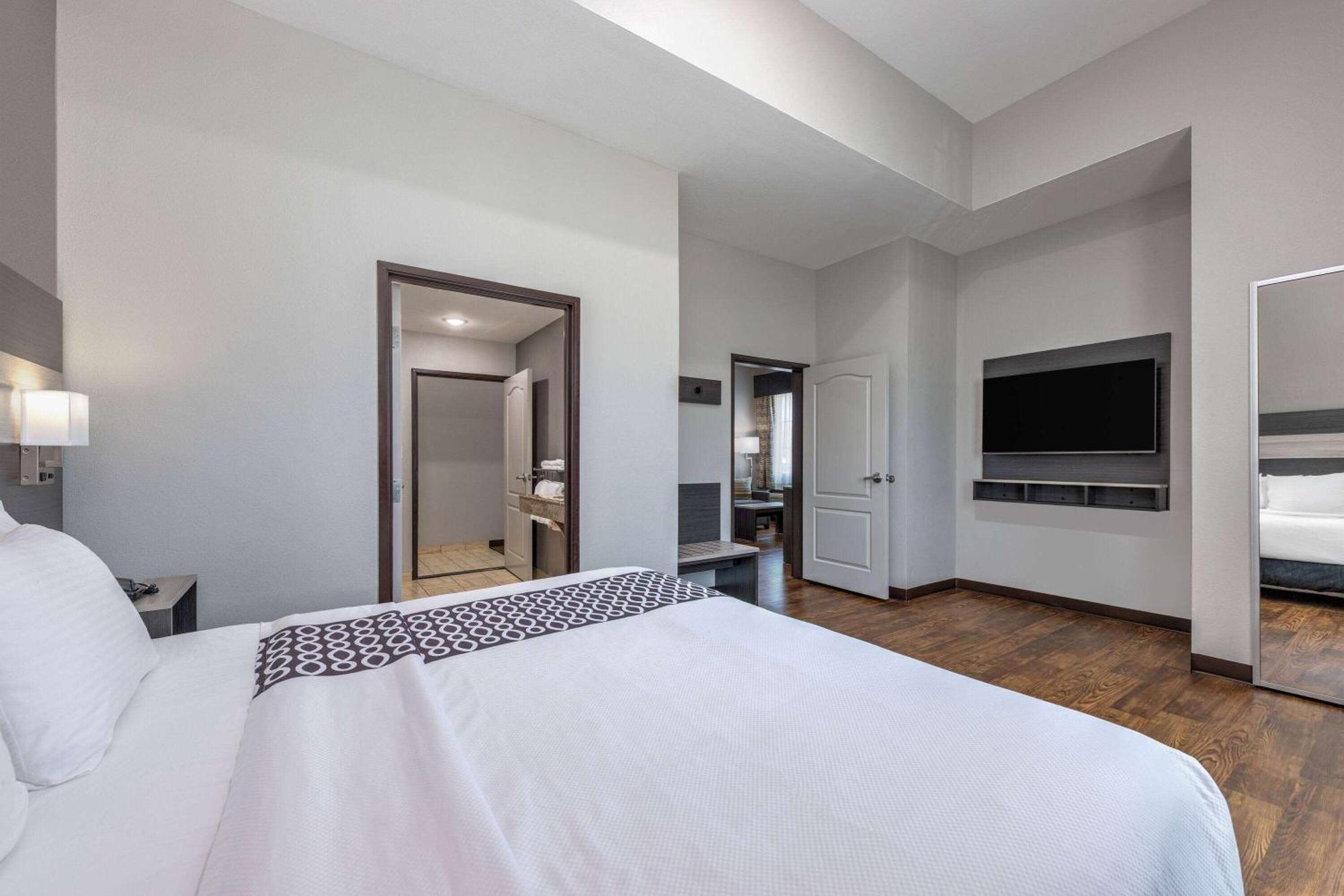 La Quinta By Wyndham Allen At The Village מראה חיצוני תמונה